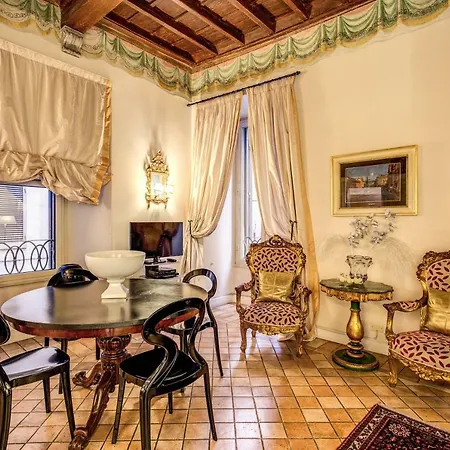 Exquisite By Piazza Navona Apartment