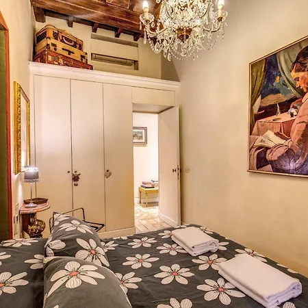 Exquisite By Piazza Navona *